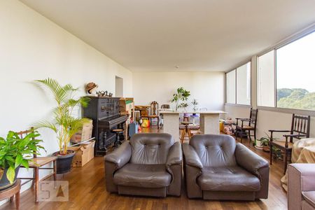 Sala de casa de condomínio à venda com 4 quartos, 202m² em Vila Suzana, São Paulo