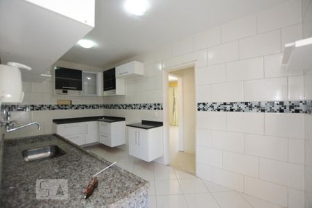 Apartamento à venda com 84m², 2 quartos e 1 vagaCozinha