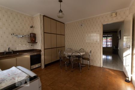 Casa para alugar com 107m², 2 quartos e 2 vagasCozinha