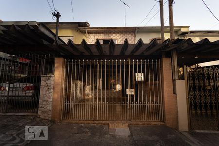 Casa para alugar com 107m², 2 quartos e 2 vagasFachada