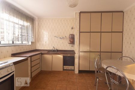 Casa para alugar com 107m², 2 quartos e 2 vagasCozinha