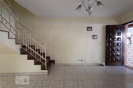 Sala de casa para alugar com 2 quartos, 107m² em Cidade Mãe do Céu, São Paulo