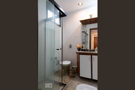 Apartamento à venda com 249m², 4 quartos e 4 vagasBanheiro social 2