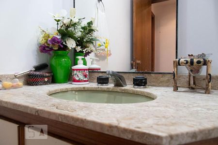 Apartamento à venda com 249m², 4 quartos e 4 vagasBanheiro social 