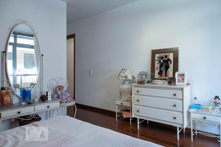 Apartamento à venda com 249m², 4 quartos e 4 vagasSuíte