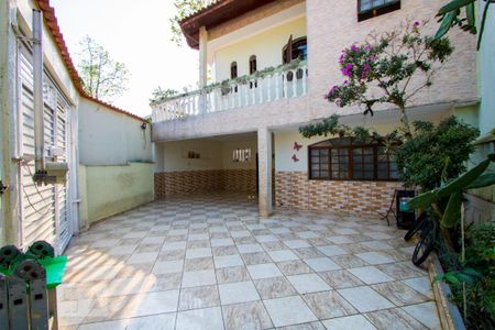 Quintal de casa à venda com 3 quartos, 145m² em Parque Oratorio, Santo André