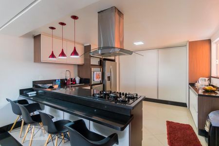 Cozinha de casa à venda com 2 quartos, 320m² em Vila Dalila, São Paulo