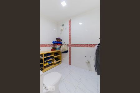 Casa à venda com 320m², 2 quartos e 3 vagasBanheiro