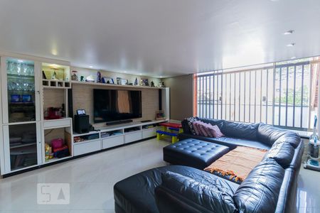 Sala de casa à venda com 2 quartos, 320m² em Vila Dalila, São Paulo