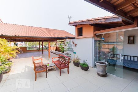 Casa à venda com 320m², 2 quartos e 3 vagasTerraço