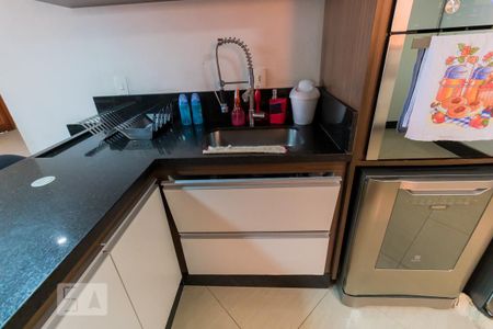 Detalhe cozinha de casa à venda com 2 quartos, 320m² em Vila Dalila, São Paulo