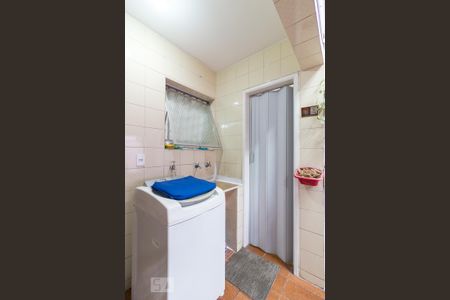 Área de serviço de casa para alugar com 2 quartos, 112m² em Jardim Santa Mena, Guarulhos