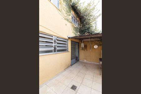 Casa para alugar com 210m², 4 quartos e 3 vagas Casa para alugar com 210m², 4 quartos e 3 vagasÁrea Externa - Fundos