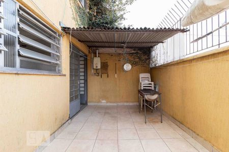 Casa para alugar com 210m², 4 quartos e 3 vagas Casa para alugar com 210m², 4 quartos e 3 vagasÁrea Externa - Fundos