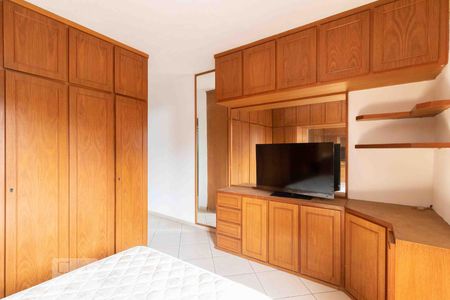 Suíte 1 de casa para alugar com 4 quartos, 210m² em Chácara Santo Antônio (zona Leste), São Paulo