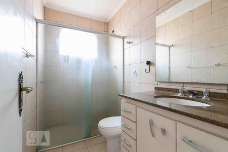 Casa para alugar com 210m², 4 quartos e 3 vagas Casa para alugar com 210m², 4 quartos e 3 vagasBanheiro Social