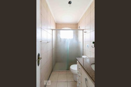 Casa para alugar com 210m², 4 quartos e 3 vagas Casa para alugar com 210m², 4 quartos e 3 vagasBanheiro Social