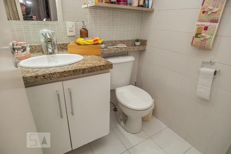 Apartamento à venda com 85m², 3 quartos e 1 vaga Apartamento à venda com 85m², 3 quartos e 1 vagaBanheiro da Suíte