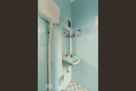 Casa à venda com 300m², 4 quartos e 3 vagas Casa à venda com 300m², 4 quartos e 3 vagasBanheiro de Serviço 1