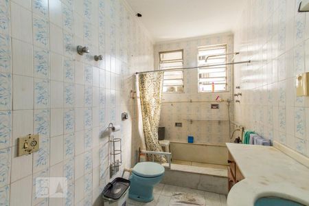 Casa à venda com 300m², 4 quartos e 3 vagas Casa à venda com 300m², 4 quartos e 3 vagasBanheiro Social