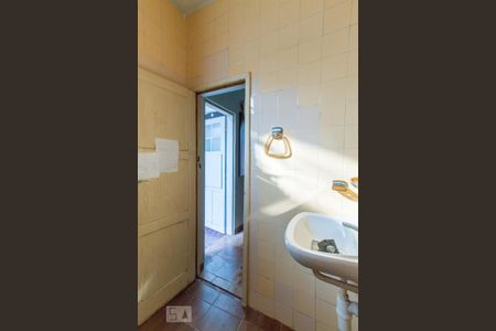 Casa à venda com 300m², 4 quartos e 3 vagas Casa à venda com 300m², 4 quartos e 3 vagasBanheiro de Serviço 2