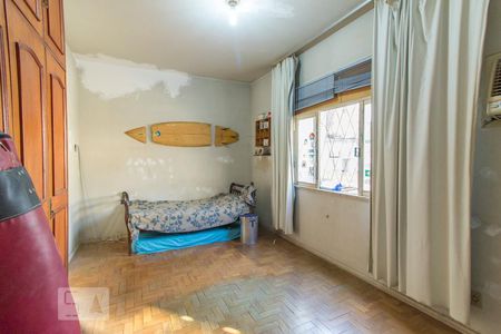 Casa à venda com 300m², 4 quartos e 3 vagas Casa à venda com 300m², 4 quartos e 3 vagasSuíte 1