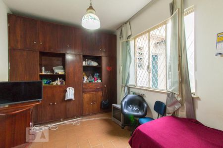 Casa à venda com 300m², 4 quartos e 3 vagas Casa à venda com 300m², 4 quartos e 3 vagasQuarto 2