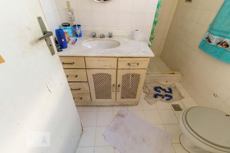 Casa à venda com 300m², 4 quartos e 3 vagas Casa à venda com 300m², 4 quartos e 3 vagasBanheiro da Suíte 1