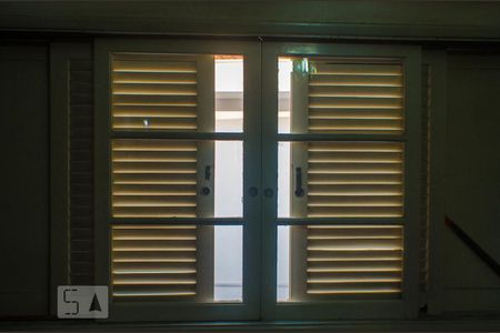 Casa à venda com 300m², 3 quartos e 5 vagasVista