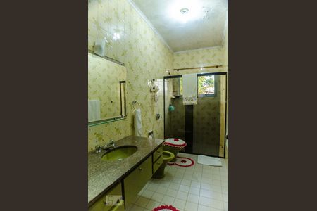 Casa à venda com 300m², 3 quartos e 5 vagasBanheiro do Corredor