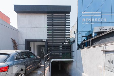 Casa para alugar com 450m², 4 quartos e 8 vagasFACHADA 