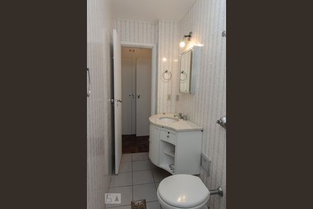 Apartamento à venda com 216m², 4 quartos e 2 vagasBanheiro da Suite