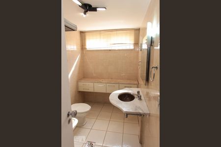 Apartamento à venda com 216m², 4 quartos e 2 vagasBanheiro do Corredor