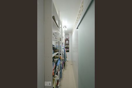 Closet Quarto 1 de casa à venda com 2 quartos, 125m² em Vila Água Funda, São Paulo