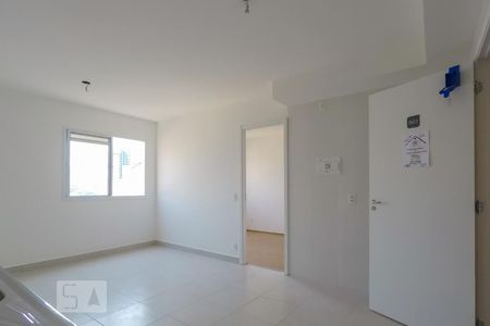 Cozinha integrada a sala de apartamento para alugar com 1 quarto, 32m² em Cambuci, São Paulo