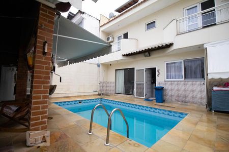 Casa de condomínio à venda com 350m², 6 quartos e 3 vagasPiscina