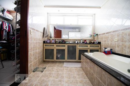 Casa de condomínio à venda com 350m², 6 quartos e 3 vagasBanheiro da Suíte