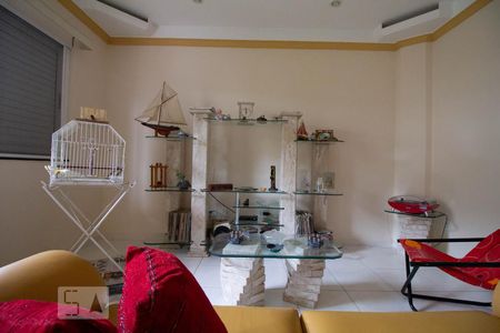 Sala de casa de condomínio à venda com 6 quartos, 350m² em Vargem Pequena, Rio de Janeiro