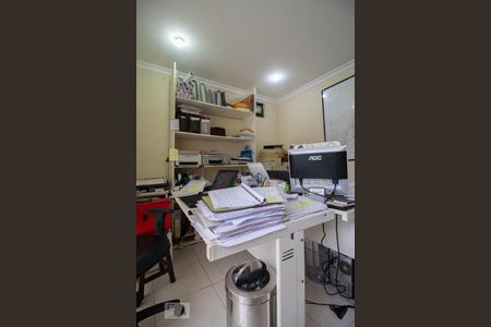 Casa de condomínio à venda com 350m², 6 quartos e 3 vagasEscritório