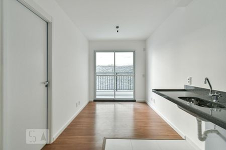Sala e Cozinha de apartamento para alugar com 1 quarto, 28m² em República, São Paulo