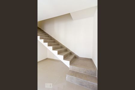 Escada de casa à venda com 2 quartos, 100m² em Vila Lageado, São Paulo