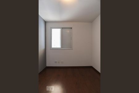Apartamento para alugar com 66m², 2 quartos e 1 vagaQuarto