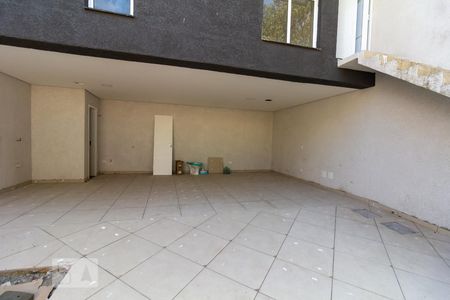 Casa à venda com 100m², 2 quartos e 4 vagasGaragem