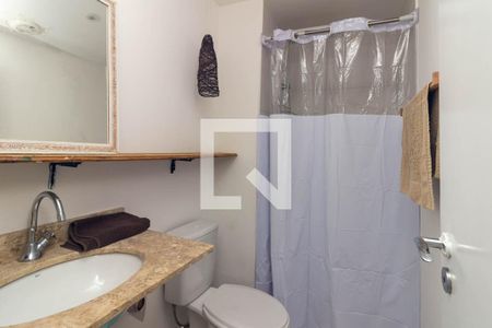 Banheiro de kitnet/studio para alugar com 1 quarto, 27m² em Centro, São Paulo