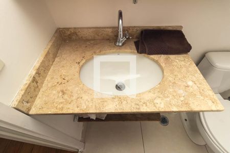 Banheiro de kitnet/studio para alugar com 1 quarto, 27m² em Centro, São Paulo