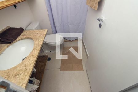Banheiro de kitnet/studio para alugar com 1 quarto, 27m² em Centro, São Paulo