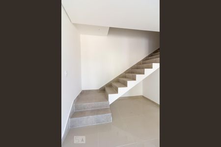 Escada de casa à venda com 2 quartos, 100m² em Vila Lageado, São Paulo