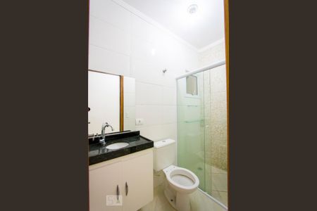 Banheiro de apartamento para alugar com 2 quartos, 53m² em Jardim das Maravilhas, Santo André