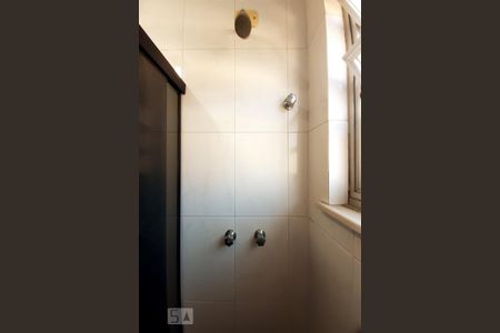 Apartamento à venda com 37m², 1 quarto e 1 vaga Apartamento à venda com 37m², 1 quarto e 1 vagaBanheiro Social