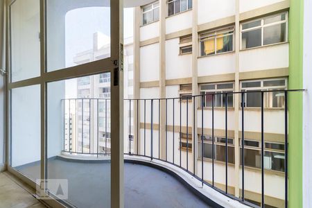 Sacada de apartamento à venda com 2 quartos, 80m² em Cambuí, Campinas